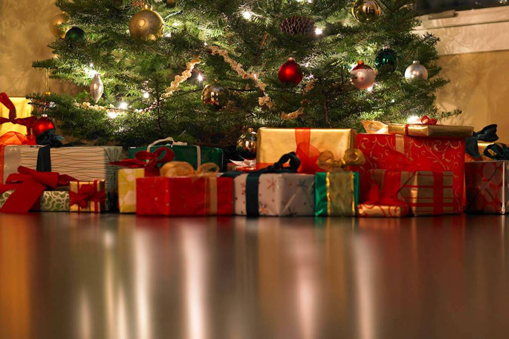 Easy holiday gift ideas in Revelstoke for last-minute shoppers